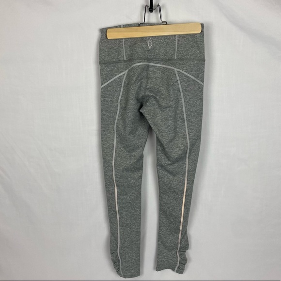 NEW Free People Movement High Rise Gray You’re A Peach 7/8 Leggings Size Small - Picture 2 of 12